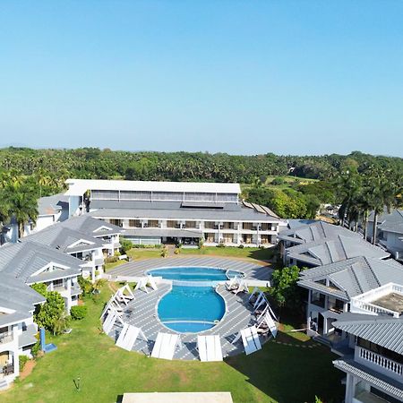 Regenta Baywatch Resort, Goa Бенаулим Экстерьер фото