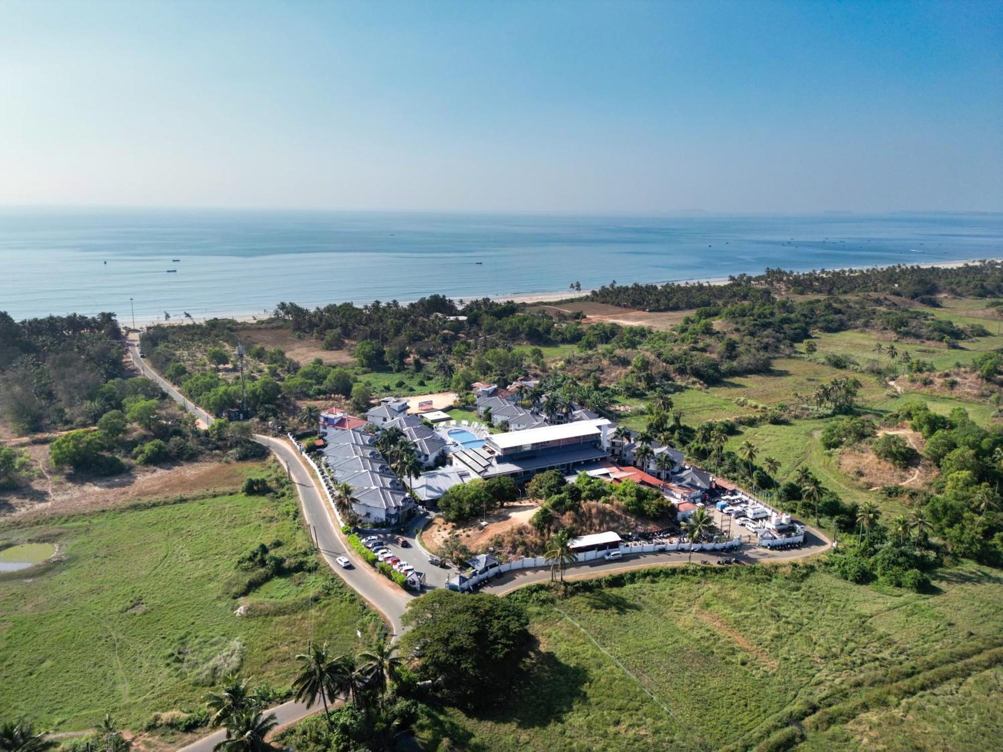 Regenta Baywatch Resort, Goa Бенаулим Экстерьер фото