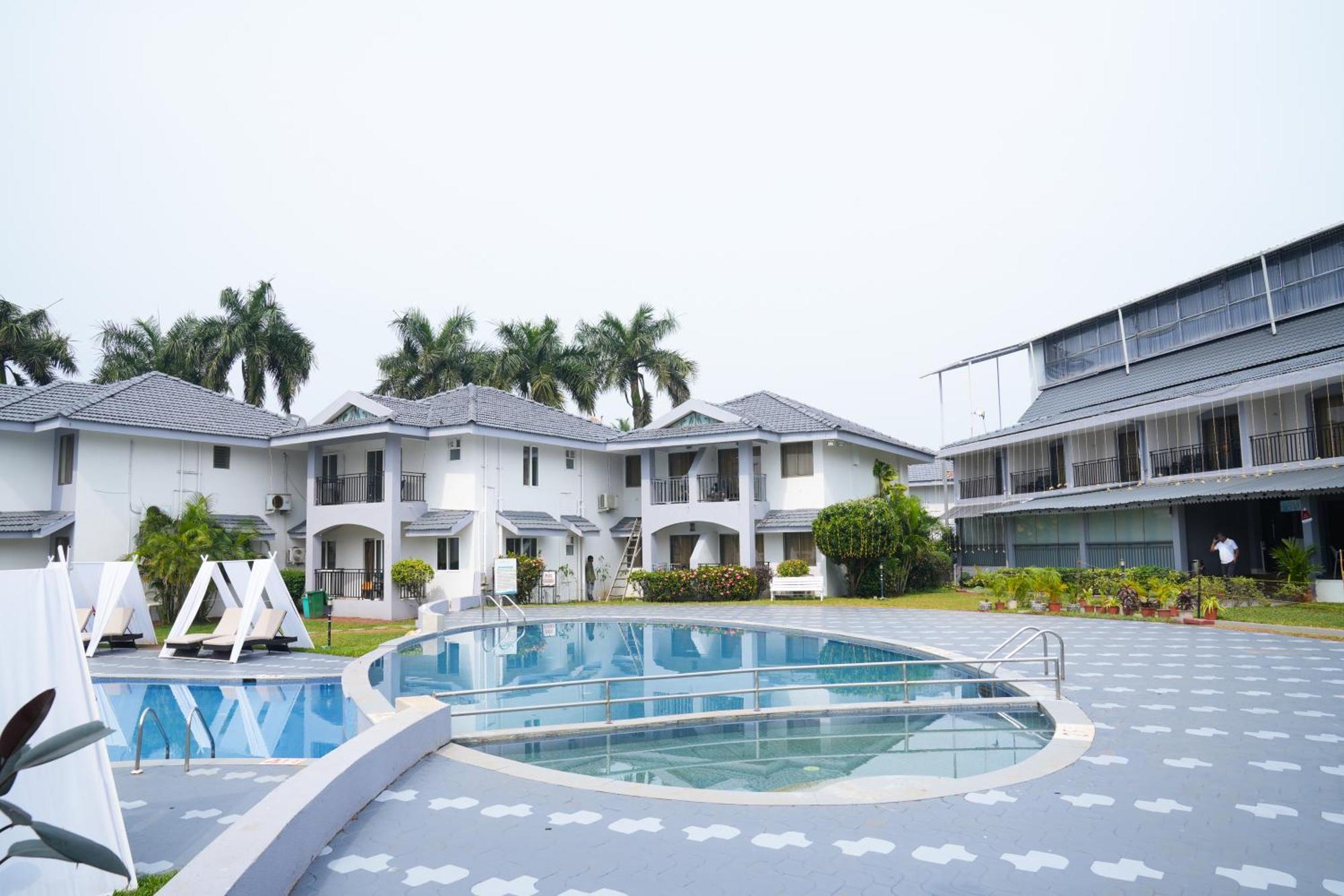 Regenta Baywatch Resort, Goa Бенаулим Экстерьер фото