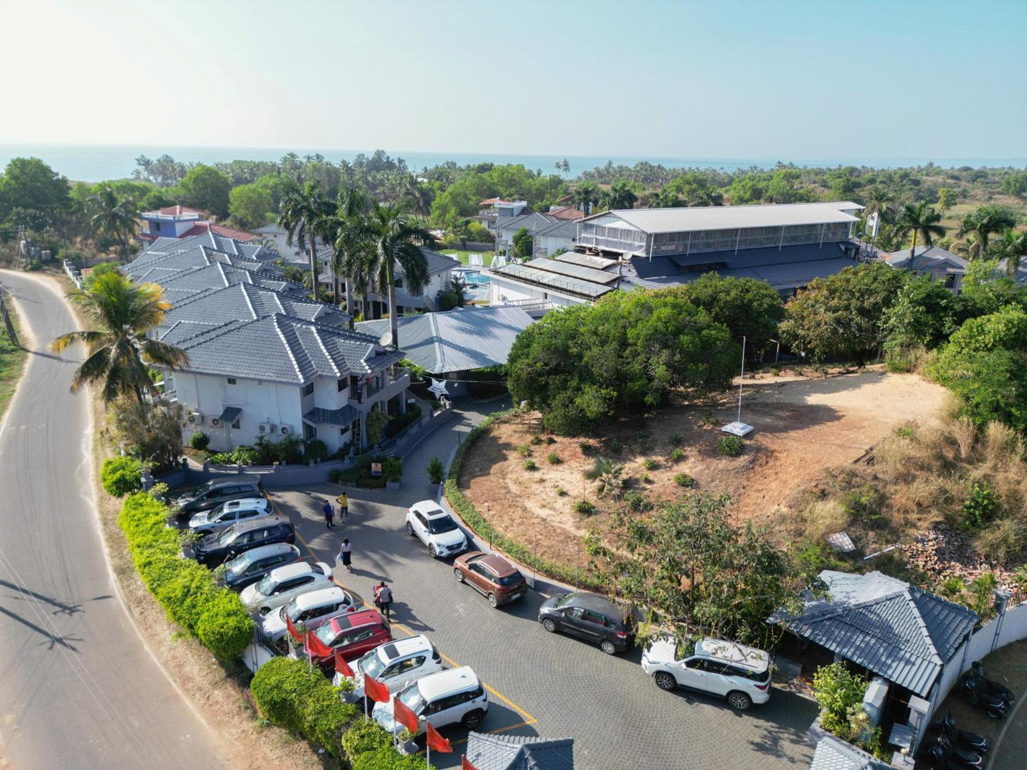 Regenta Baywatch Resort, Goa Бенаулим Экстерьер фото