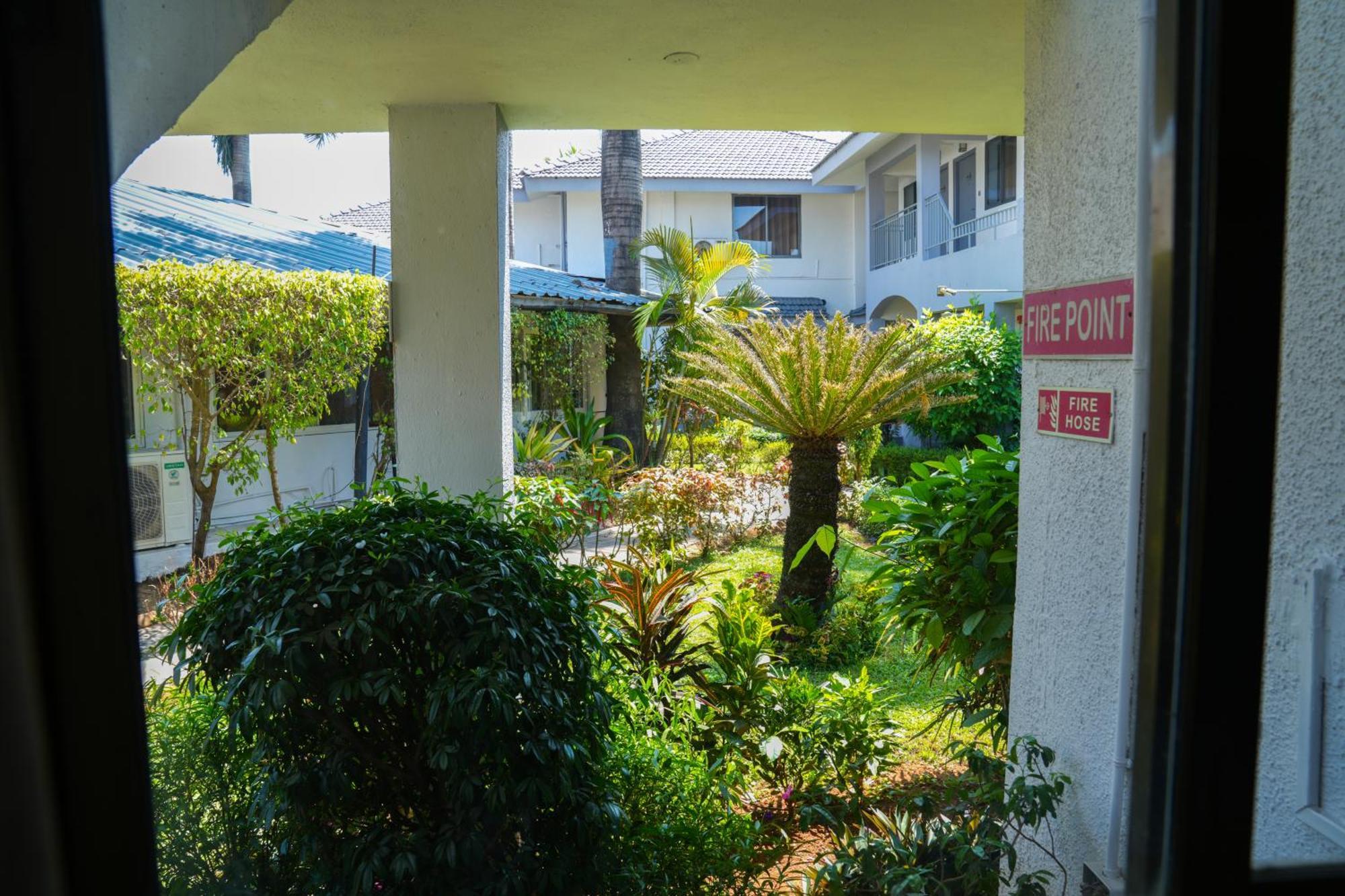 Regenta Baywatch Resort, Goa Бенаулим Экстерьер фото