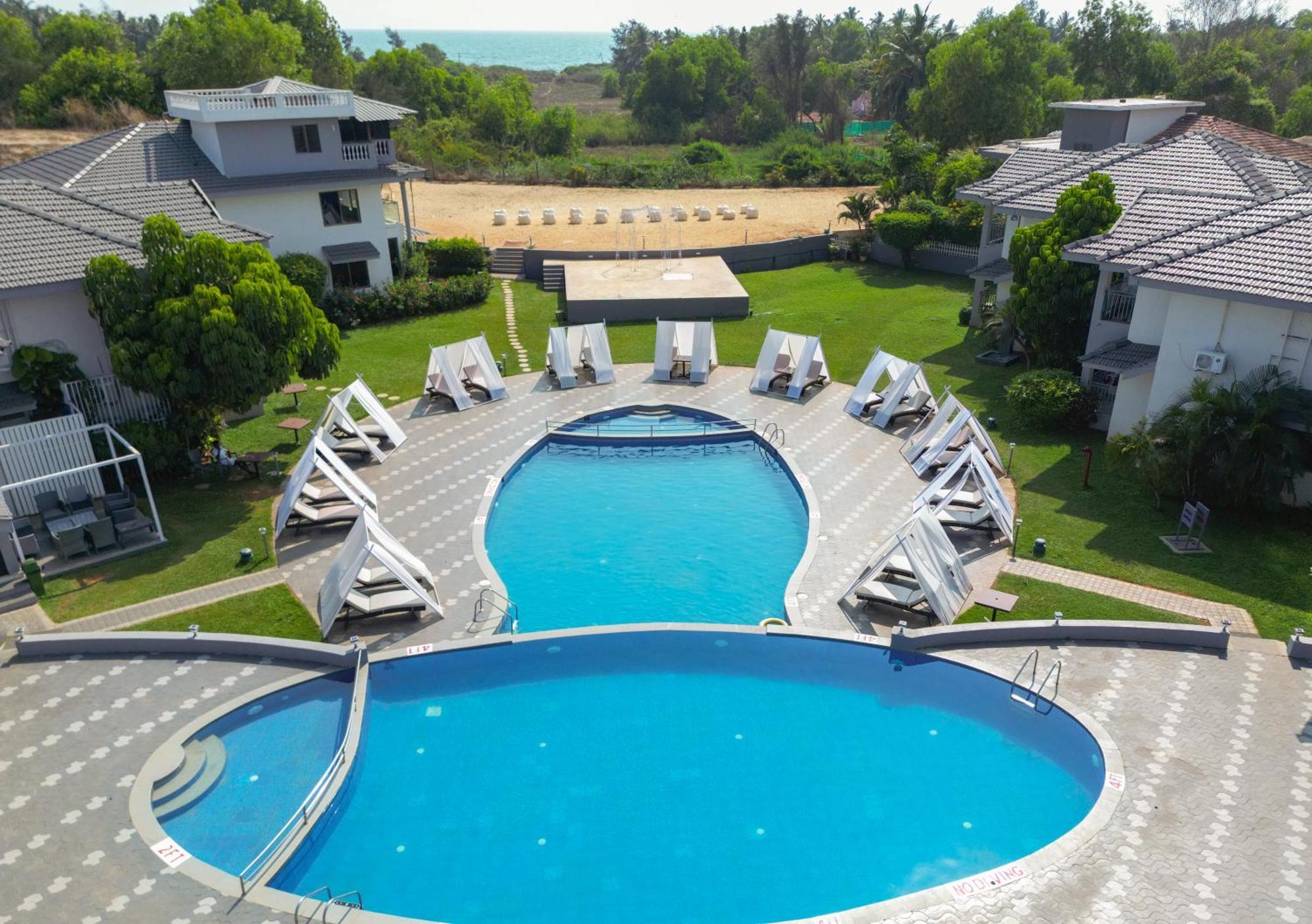 Regenta Baywatch Resort, Goa Бенаулим Экстерьер фото