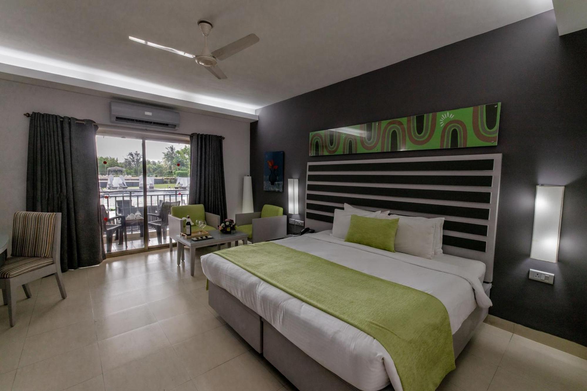 Regenta Baywatch Resort, Goa Бенаулим Экстерьер фото