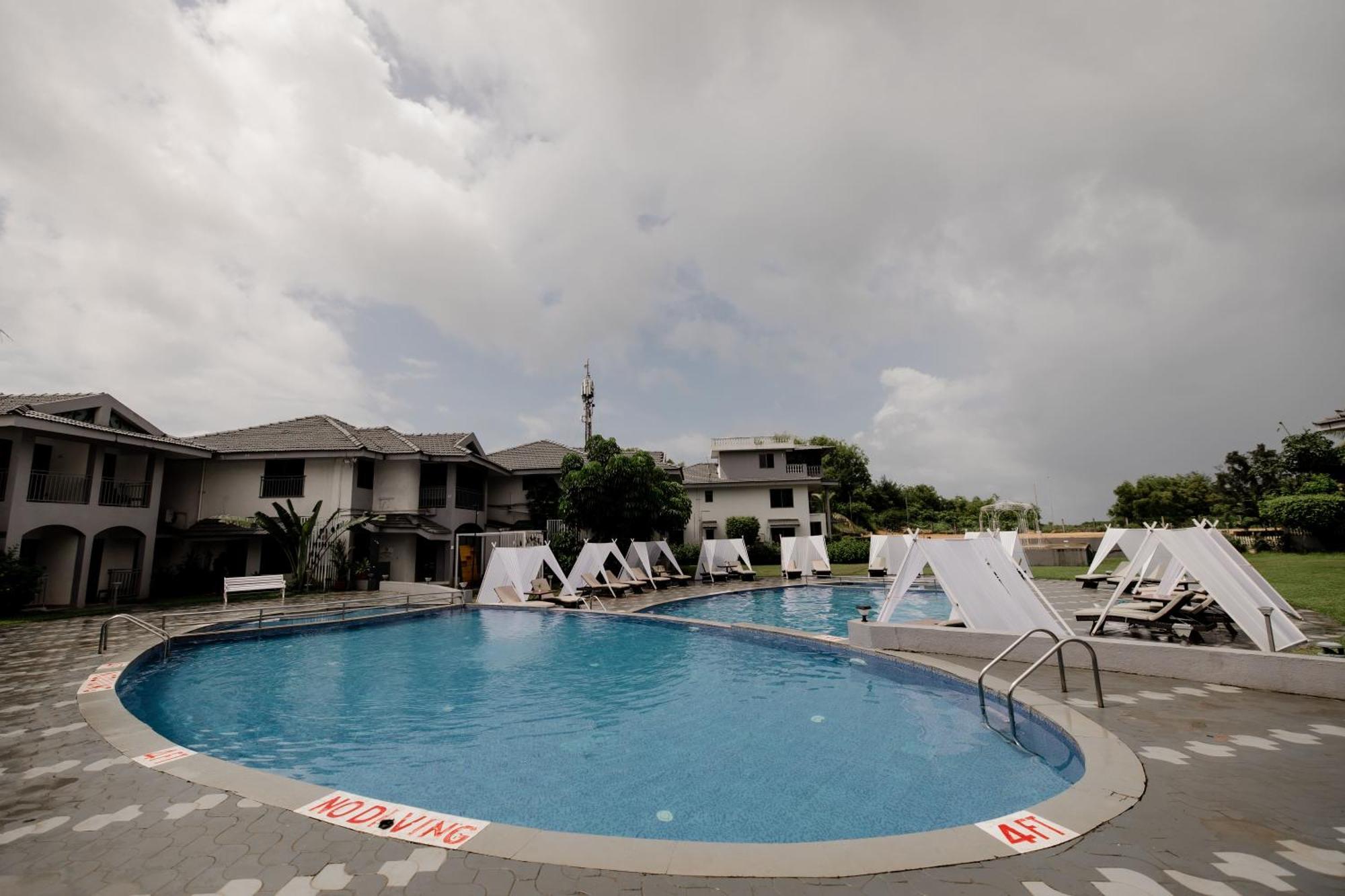 Regenta Baywatch Resort, Goa Бенаулим Экстерьер фото
